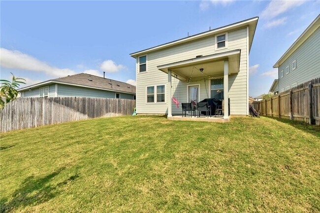 Building Photo - Modern Luxury Awaits in Buda – Stylish 4/B...