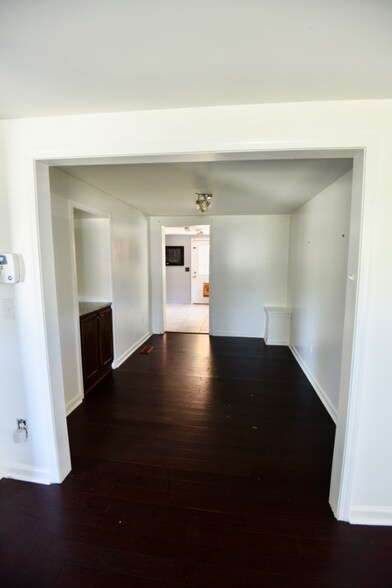 Building Photo - 1207 Keller Ave