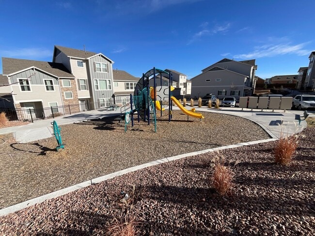 Building Photo - 3 Bedroom Townhome Available Near Tutt Blvd & E Woodmen Rd