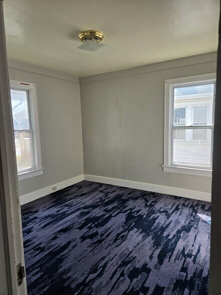 Bedroom - 802 N Governor St