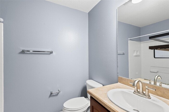 Building Photo - RIVERVIEW TOWNHOME FOR RENT!!