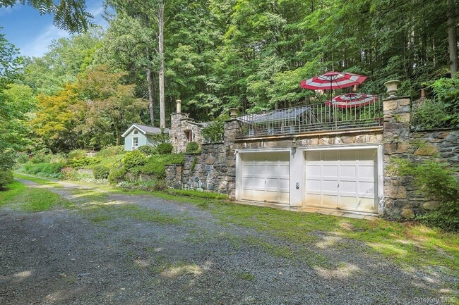 Building Photo - 46 Gallows Hill Rd