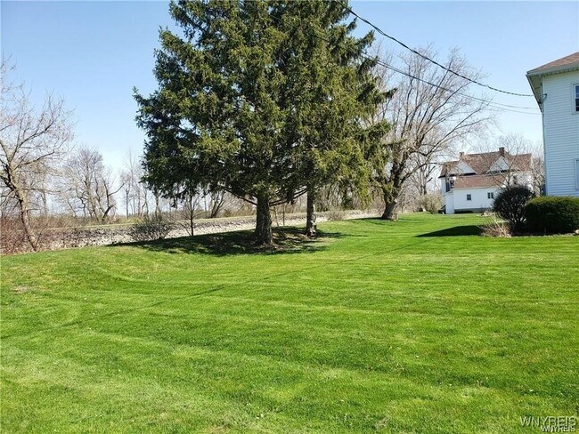 Building Photo - 10 Washington St