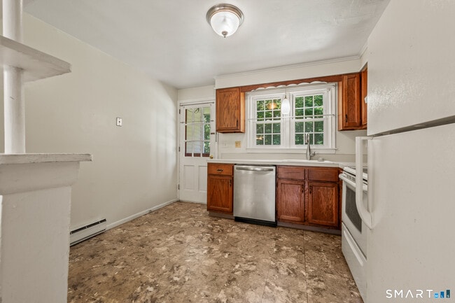 Building Photo - 414 Robin Ct