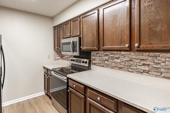 Building Photo - 1200 Catskill Cir SE