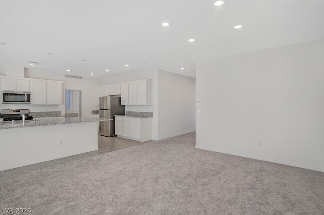 Building Photo - 677 Soaring Wings Ave