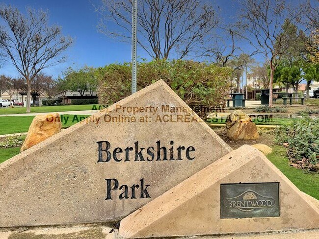 Building Photo - Stunning One Story Brentwood Home In Quite Culdesac