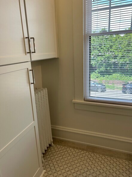bath cabinets - 7 S Dooley Ave