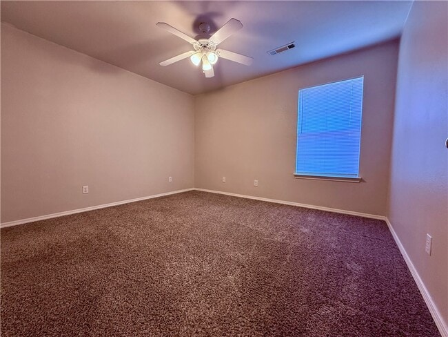 Building Photo - 3104 SW Deerfield Blvd
