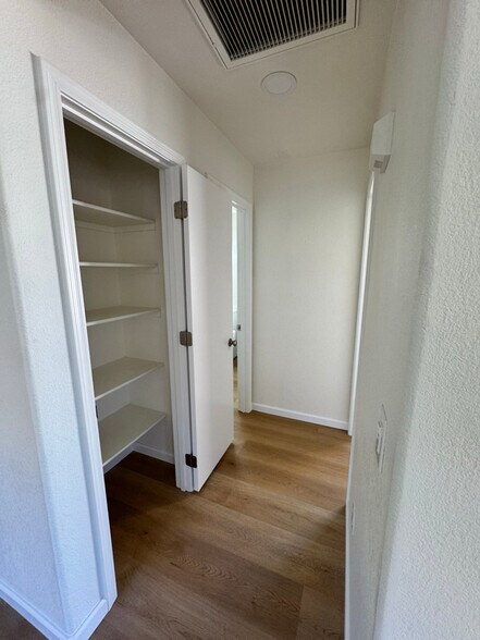 Building Photo - 11361 W Loma Blanca Dr