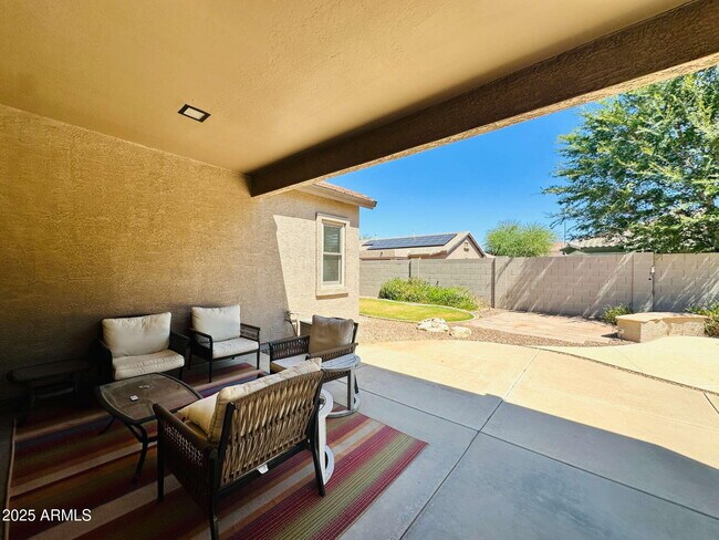 Building Photo - 2720 E Hazeltine Way