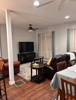 Building Photo - 1211 W 6th St