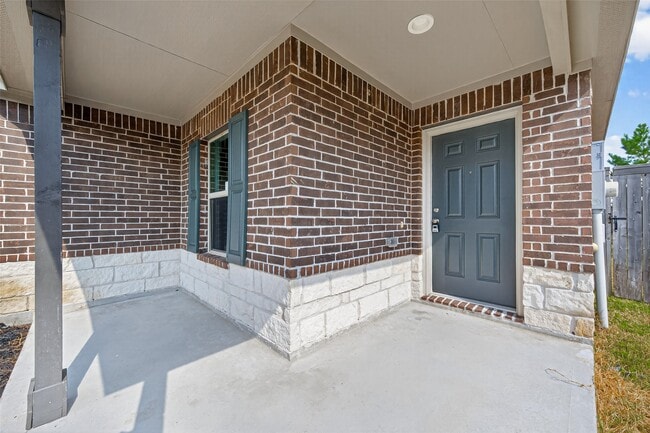 Building Photo - 15171 Willow Tree Ln