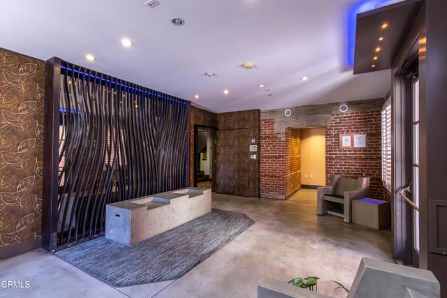 Building Photo - 139 S Los Robles Ave