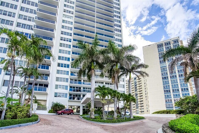 Building Photo - 3140 S Ocean Dr