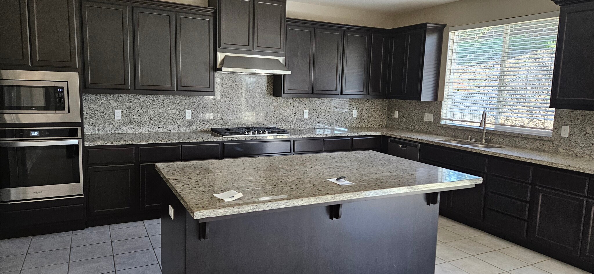 Building Photo - 589 Paseo Verde Dr