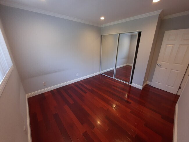 Building Photo - 7955 Vía Latina