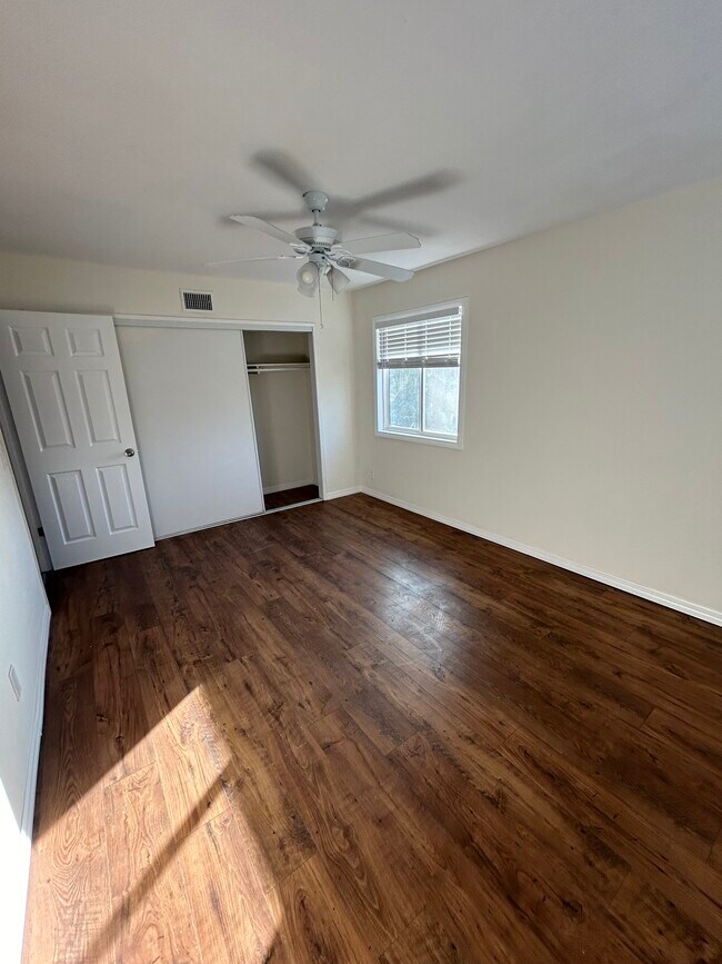 Second bedroom upstairs - 11690 Kismet Ave