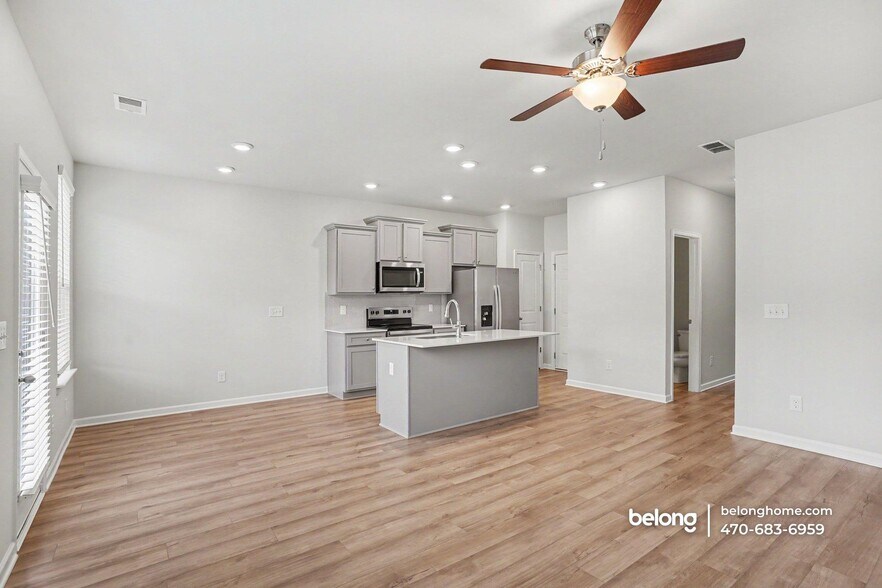 Building Photo - 348 Navigator Ln