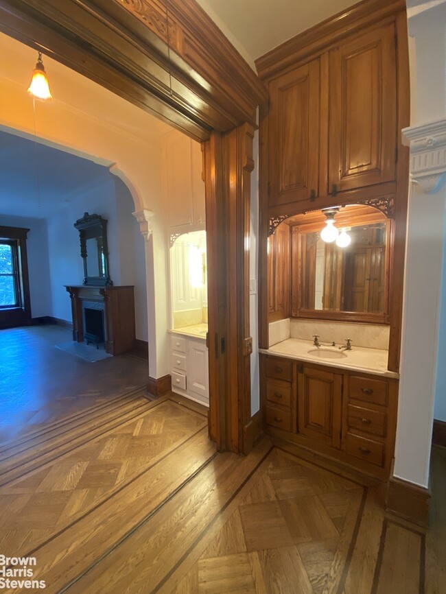 Building Photo - Park Slope Triplex Brownstone Rental