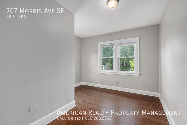 Building Photo - 707 Morris Ave SE