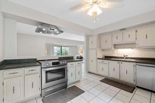Building Photo - 22089 Cocoa Palm Way