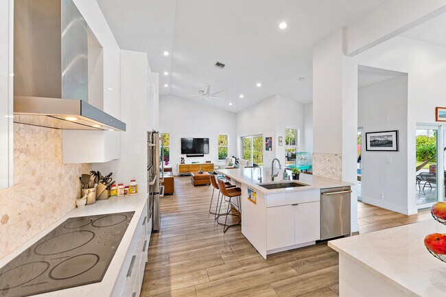 Building Photo - 14151 Little Cypress Cir