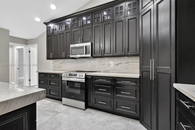 Building Photo - 9654 Sun Pointe Dr