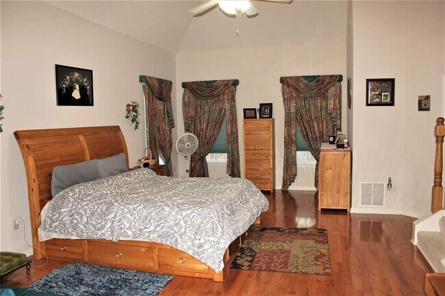 Building Photo - 355 Forest Hill-Irene Rd