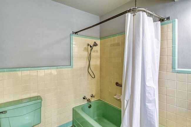 Building Photo - 1221 Cruce St