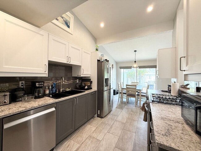 Building Photo - PET FRIENDLY - Charming 4-Bedroom Home in ...