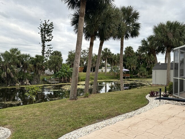 Building Photo - Freshwater Canal Pool Home