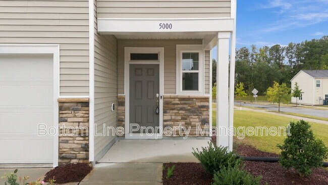 Building Photo - 5000 Arkose Dr