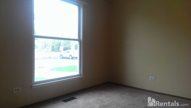 bedroom - 7463 Grant Cir