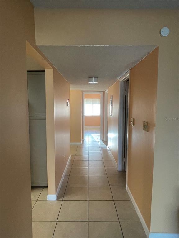 Building Photo - 549 Fairways Dr