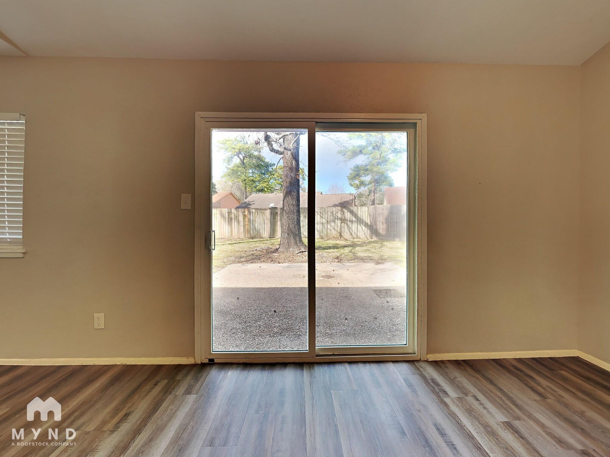 Building Photo - 2822 Canary Ln