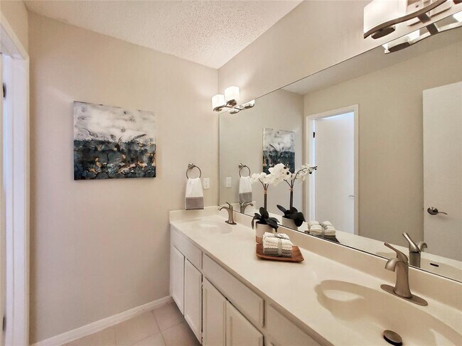 Building Photo - 11105 Crossland Dr