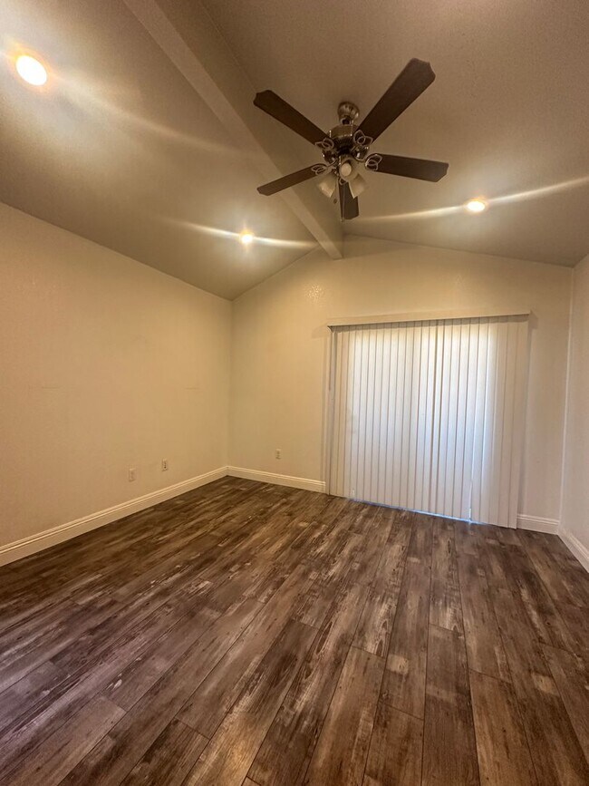 Building Photo - 3600 Ashe Rd