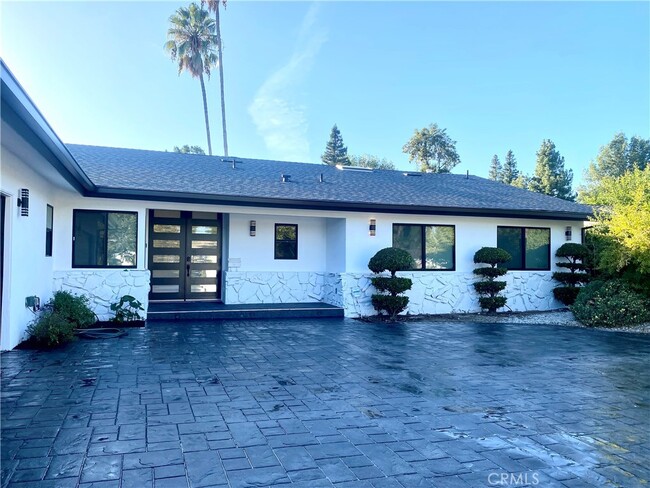 Building Photo - 5301 Crebs Ave
