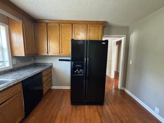 Building Photo - 3/2 House in Armuchee- $1,295
