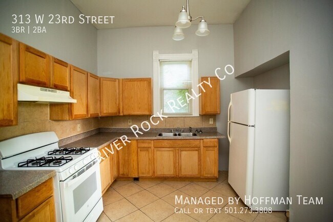 Building Photo - 313 W 23rd St