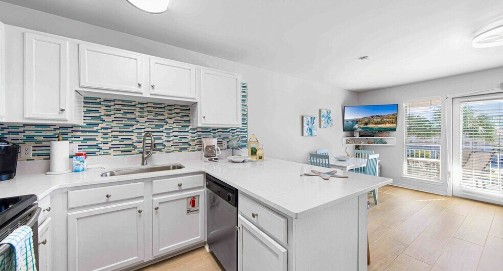 Building Photo - 3191 Scenic Hwy 98