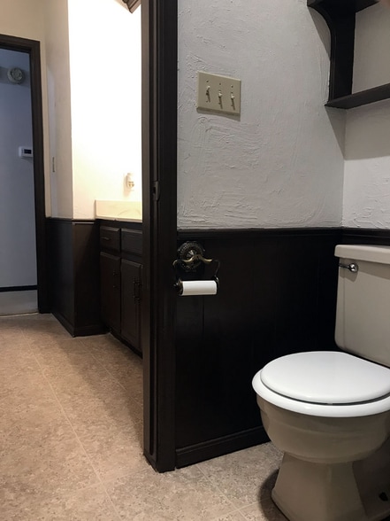 Building Photo - 304 Willow Branch Rd