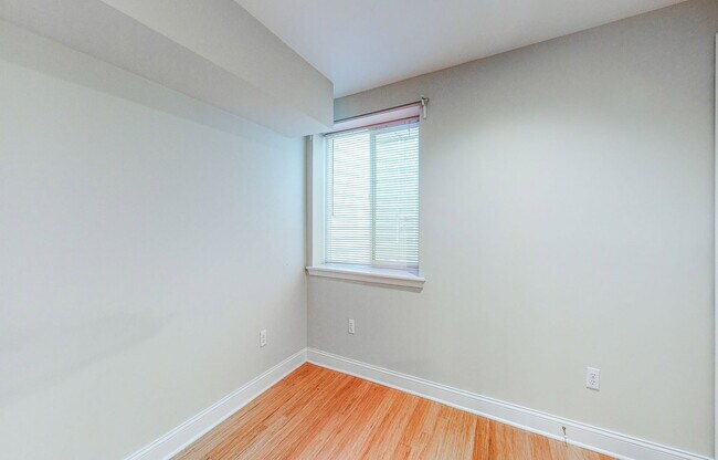 Building Photo - 917 S 18th St