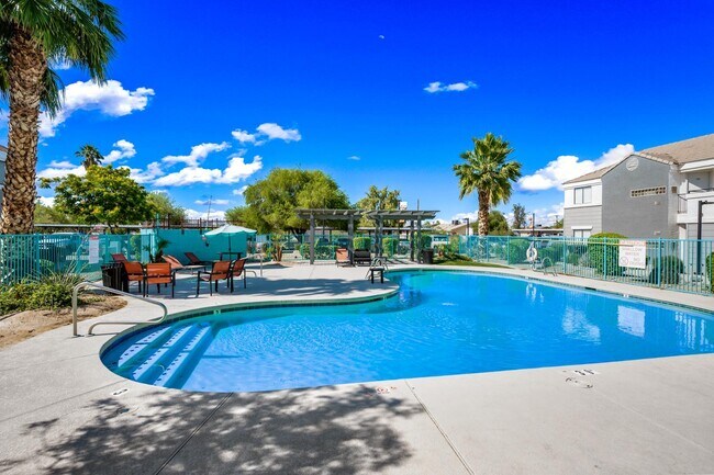 Building Photo - 3065 N 67th Ave