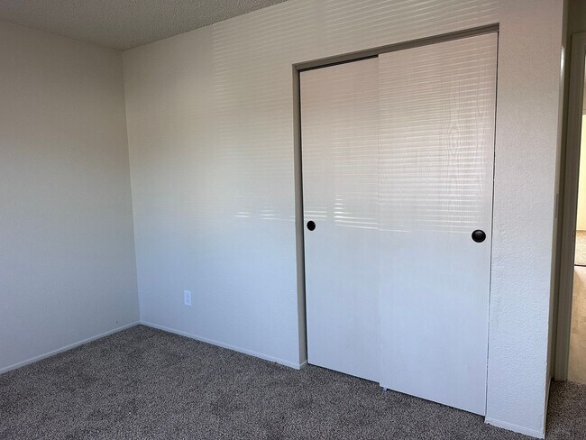 Building Photo - Excellent Florin Area 3bd/2bath home updated and nice!