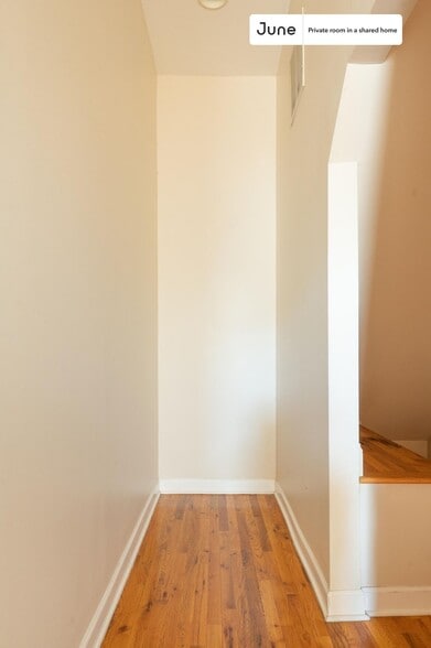 Building Photo - Room in Shared 3 bed/2 bath home in Near West Side