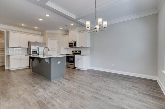 Building Photo - Beautifully maintained 4 / 2.5 home in Joh...