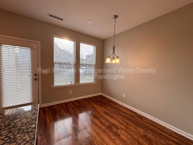 Building Photo - 330 Carthage Ct