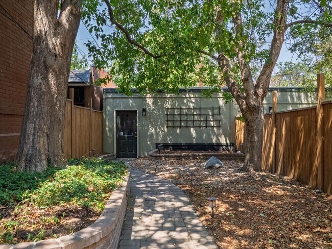Building Photo - 2753 Champa St